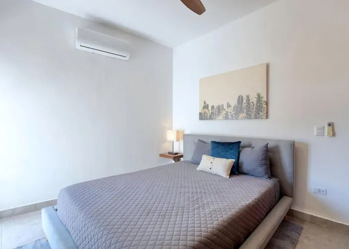 Beautiful And Elegant Apt, Near Downtown Apartment *